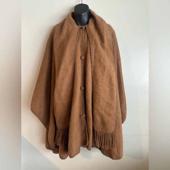 Peruvian Link 100% Alpaca Cape Ruana – Camel Brown Fringe Wrap – Made in Peru OS - Picture 3 of 7
